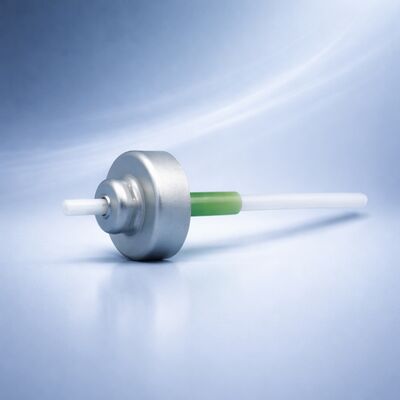 20-milimetrowy zawór aerozolowy z dozownikiem o stałej dawce, kompatybilny z formułami na bazie alkoholu i specyfikacją zacisku 20 mm dla spójnego dozowania wstępnie odmierzonych dawek