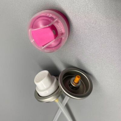 Zawór aerozolowy odświeżacza powietrza zapewniający równomierną dystrybucję strumienia w celu eliminacji nieprzyjemnych zapachów